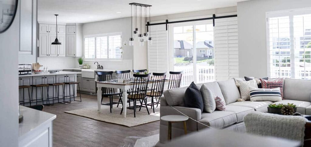 How Ceiling Spray Foam Insulation Enhances Energy Efficiency in Open-Concept Homes